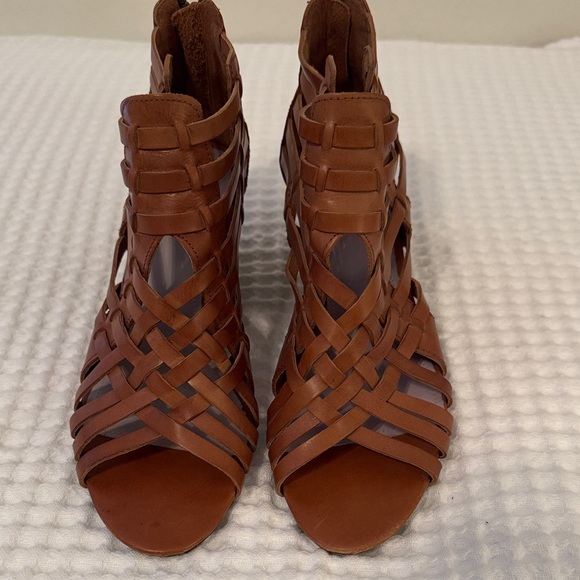 Johnston & Murphy Tan Woven Sandals - Picture 1 of 10